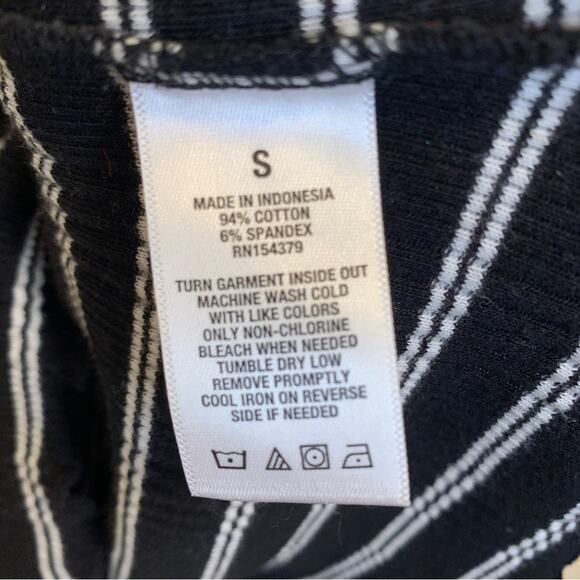 Aeropostale Striped V-Neck Cropped T-Shirt Lettuce Hem Henley Tee SMALL - Picture 8 of 11